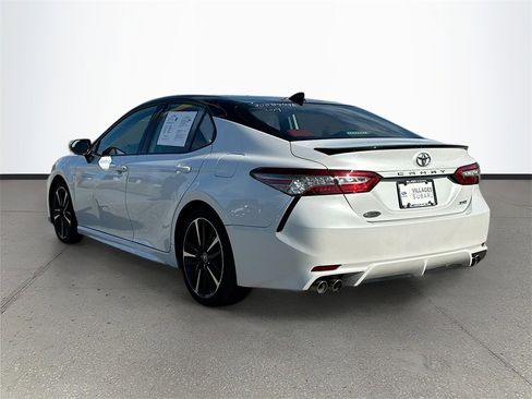 Used 2019 Toyota Camry XSE image 3
