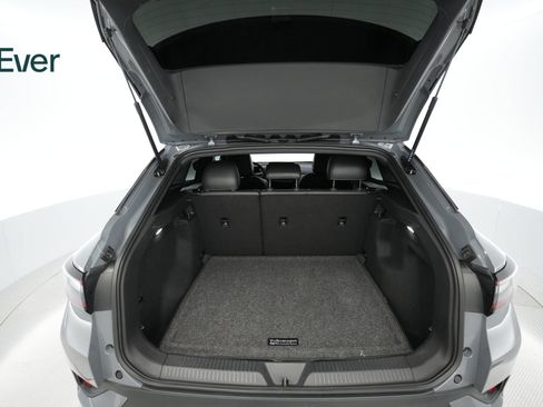 Used 2023 Volkswagen ID.4 Pro AWD/4WD image 8