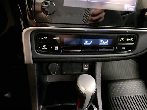 Used 2019 Toyota Corolla LE FWD image 15