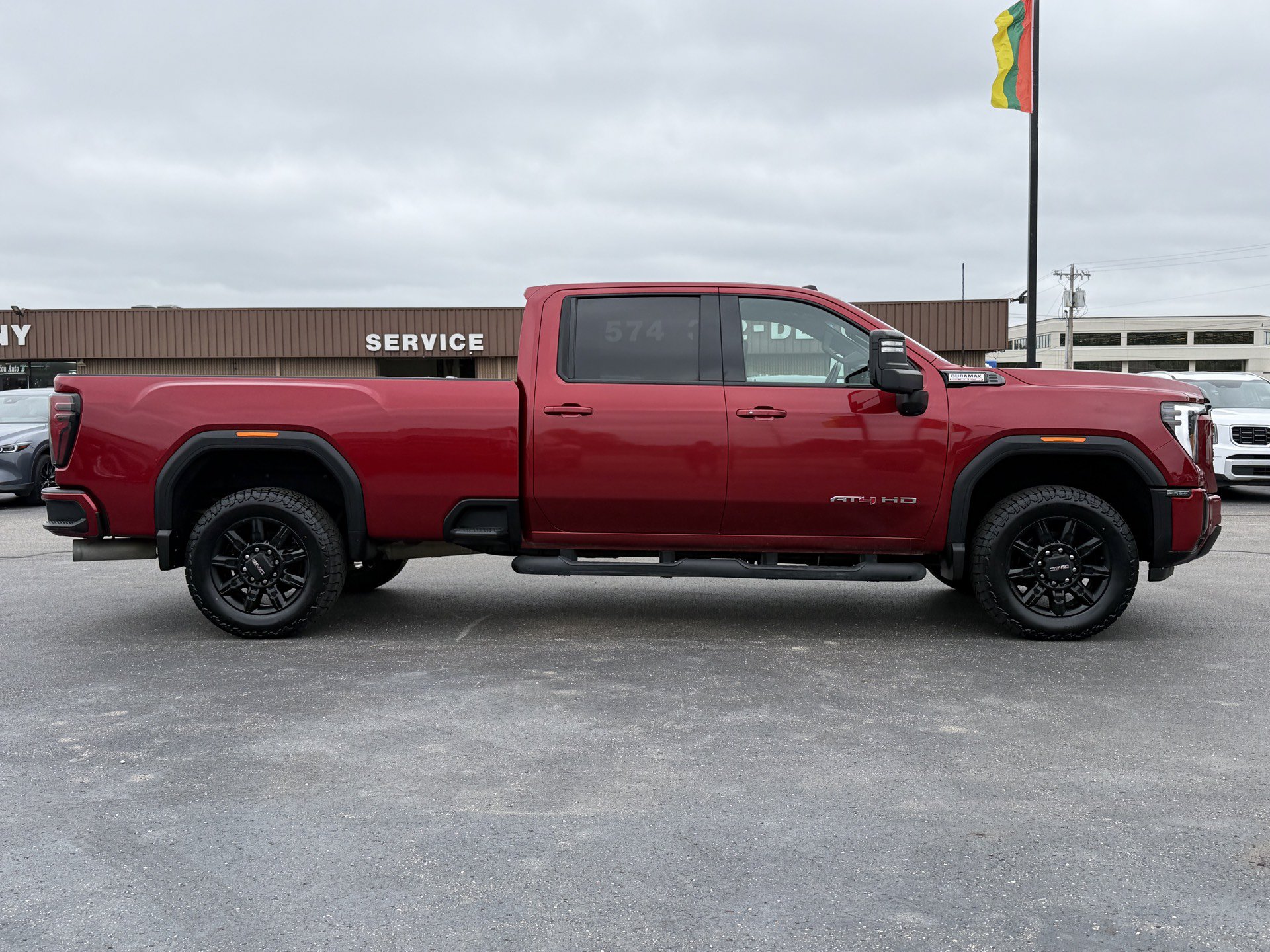 Used 2024 GMC Sierra 2500 AT4 w/ AT4 Preferred Package AWD/4WD image 8