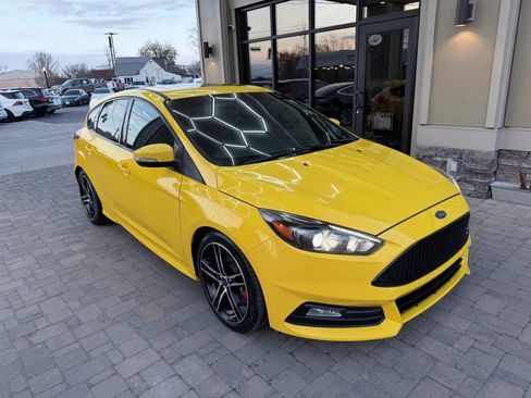 Used 2017 Ford Focus ST w/ Equipment Group 402A image 46