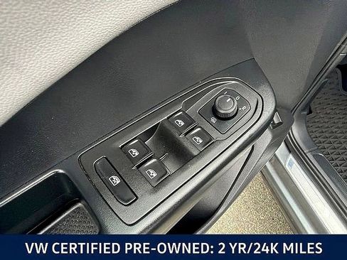 Certified 2022 Volkswagen Taos SE FWD image 21