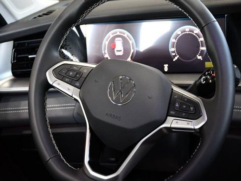 New 2026 Volkswagen Tiguan SE AWD/4WD image 16