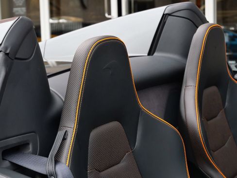 Used 2013 McLaren MP4-12C Spider RWD image 15