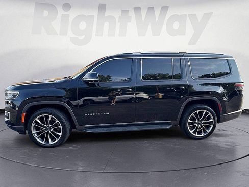 Used 2022 Jeep Wagoneer Series II w/ Convenience Group I AWD/4WD image 2