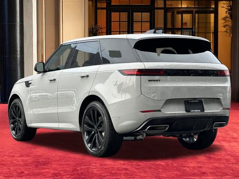 New 2026 Land Rover Range Rover Sport Dynamic SE image 4