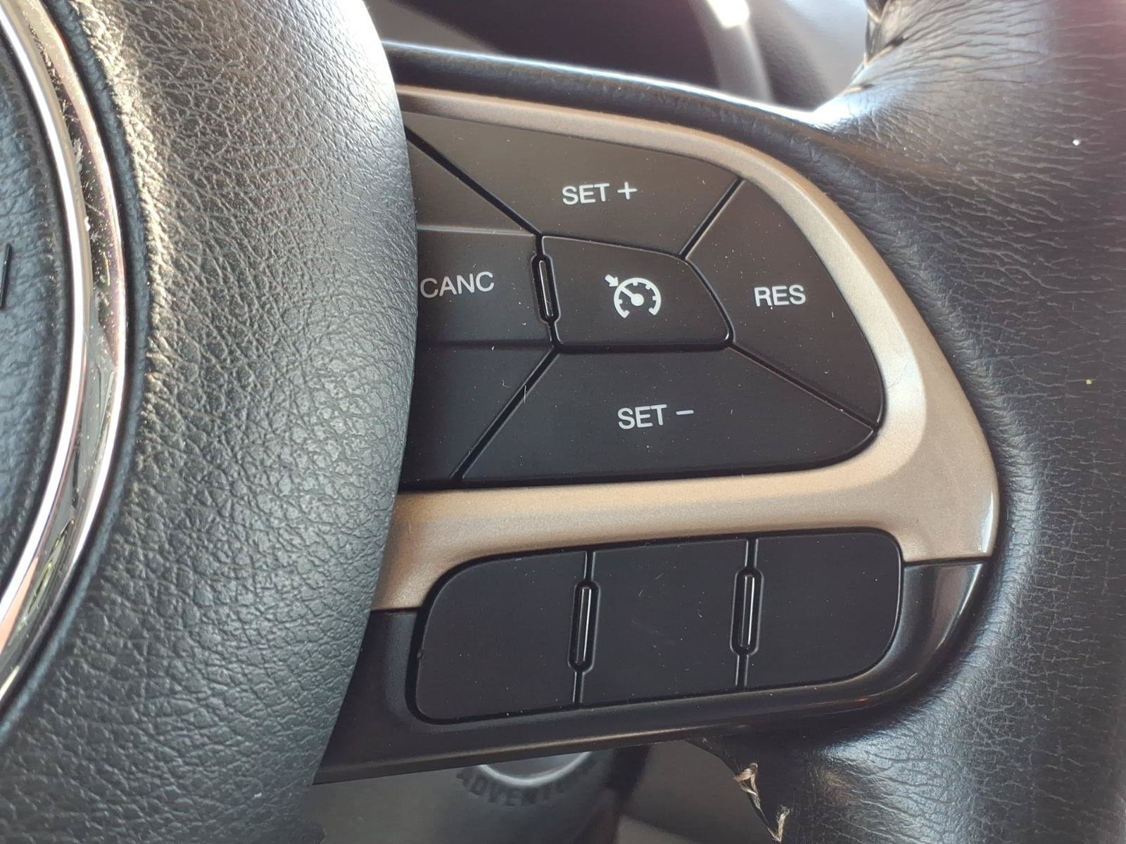 Used 2017 Jeep Renegade Limited AWD/4WD image 31