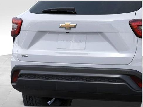 New 2026 Chevrolet Trax LS image 14