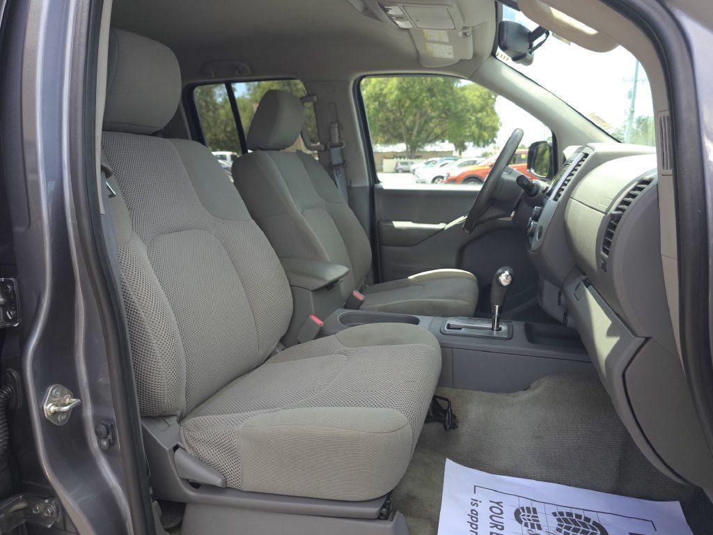 Used 2018 Nissan Frontier SV w/ Value Truck Package RWD image 15