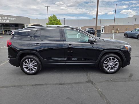Used 2024 GMC Terrain SLT FWD image 7
