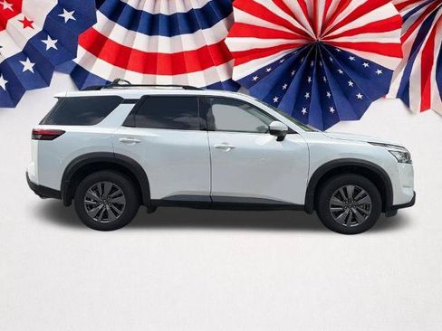 Certified 2025 Nissan Pathfinder SV w/ SV Premium Package AWD/4WD image 24