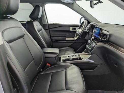 Used 2023 Ford Explorer Limited image 26