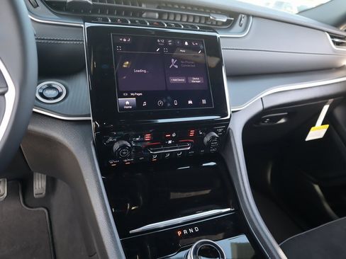 New 2025 Jeep Grand Cherokee L Altitude image 5