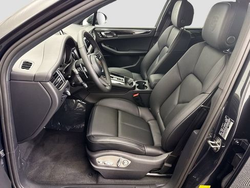 Used 2026 Porsche Macan AWD/4WD image 5