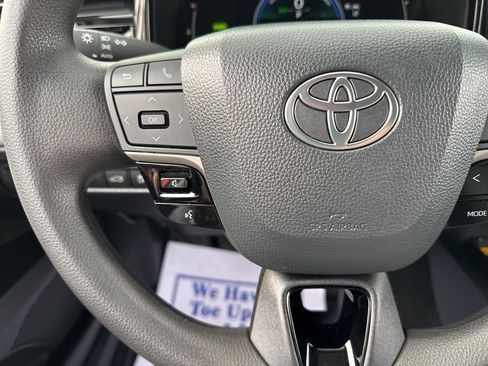 Certified 2025 Toyota Camry LE image 17