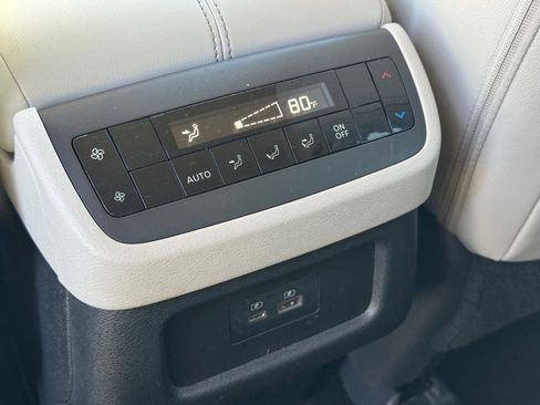 Certified 2025 Nissan Pathfinder SL image 13