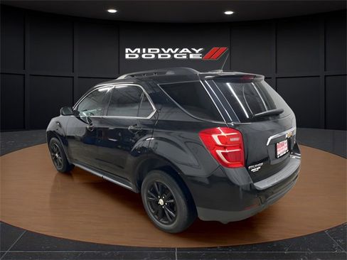 Used 2017 Chevrolet Equinox LT image 3