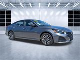 Used 2024 Nissan Altima 2.5 SV image 2