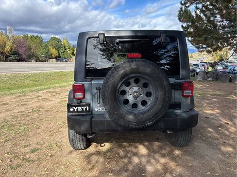 Used 2015 Jeep Wrangler Unlimited Sport w/ Quick Order Package 24S image 9