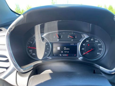 Used 2022 Chevrolet Equinox Premier FWD image 9