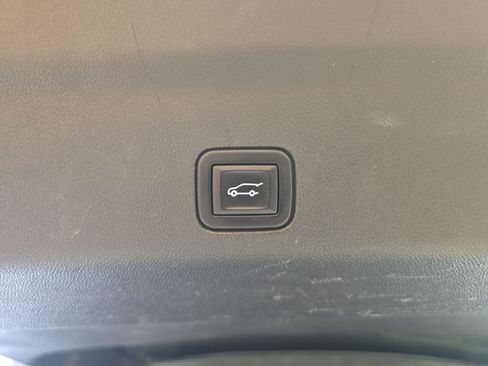 Used 2022 Chevrolet Tahoe Z71 w/ Luxury Package image 41