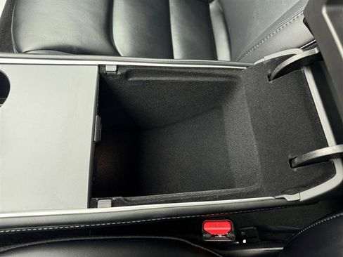 Used 2023 Tesla Model 3 Standard Range image 32