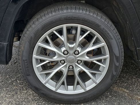 Used 2024 Jeep Grand Cherokee Summit w/ Adv Protech Group IV AWD/4WD image 7