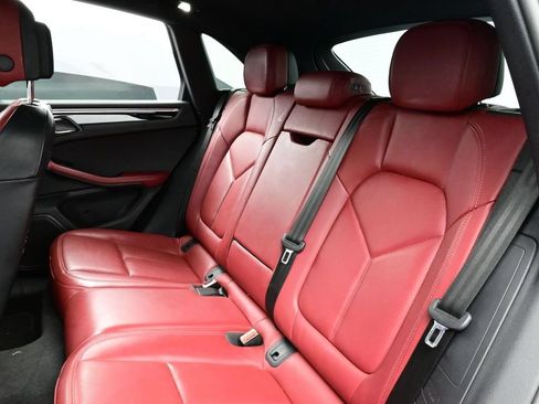 Certified 2023 Porsche Macan AWD/4WD image 14
