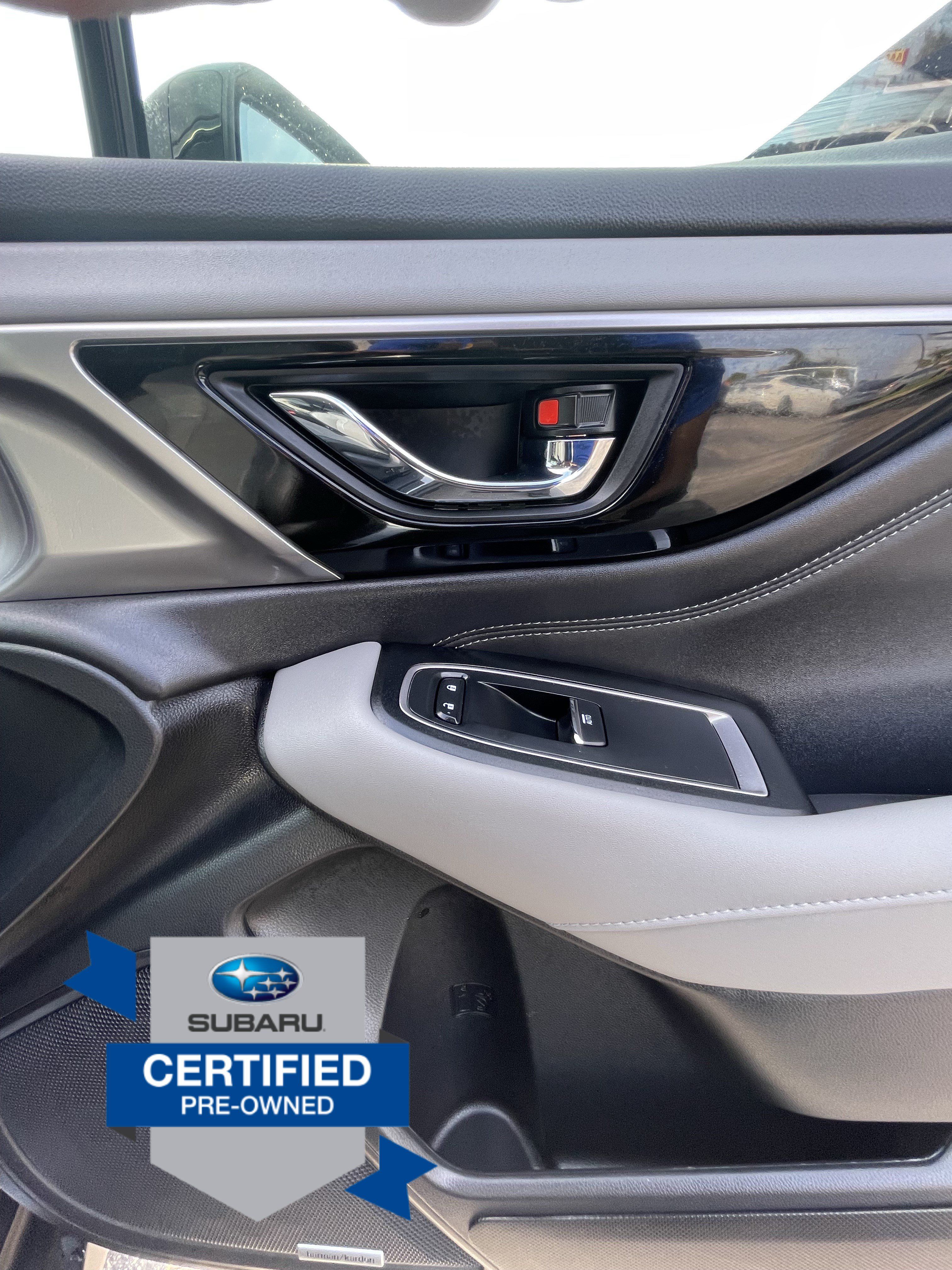 Certified 2025 Subaru Outback Limited AWD/4WD image 9