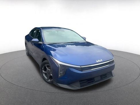 Used 2026 Kia K4 FWD image 3