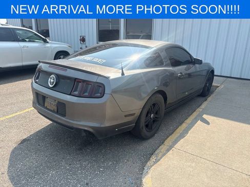Used 2014 Ford Mustang Coupe RWD image 3