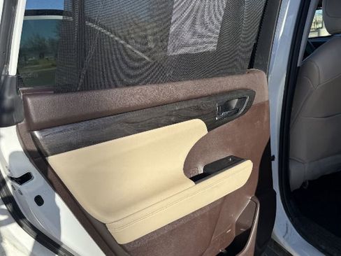 Used 2020 Toyota Highlander Limited image 17