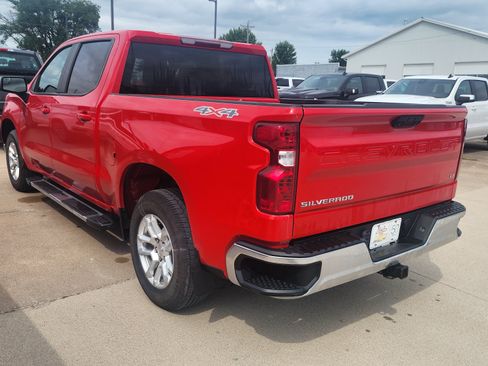 Used 2022 Chevrolet Silverado 1500 LT AWD/4WD image 7