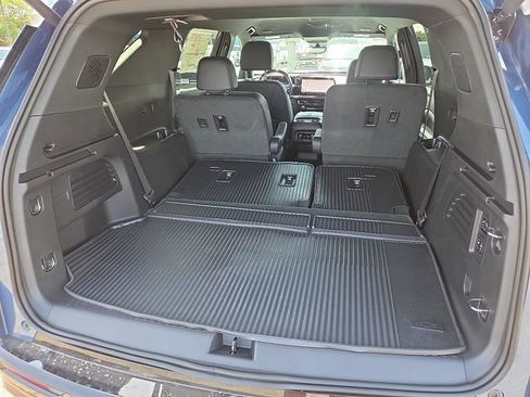 New 2026 Chevrolet Traverse RS w/ LPO, Floor Liner Package FWD image 7