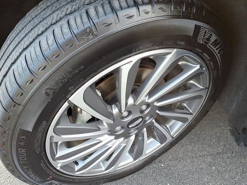 Used 2023 Lincoln Corsair Reserve w/ Equipment Group 201A image 10