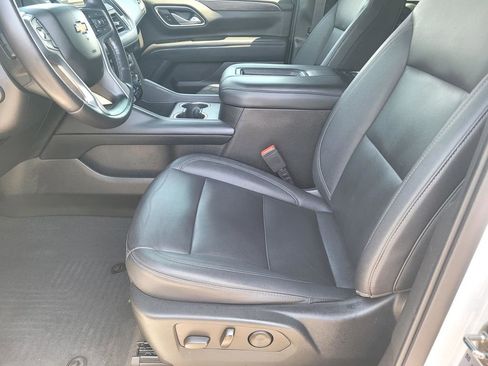 Used 2022 Chevrolet Tahoe LT w/ Luxury Package RWD image 16