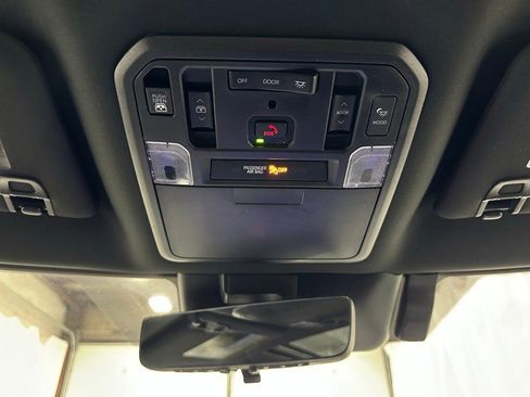 Used 2025 Toyota Tundra Platinum image 44