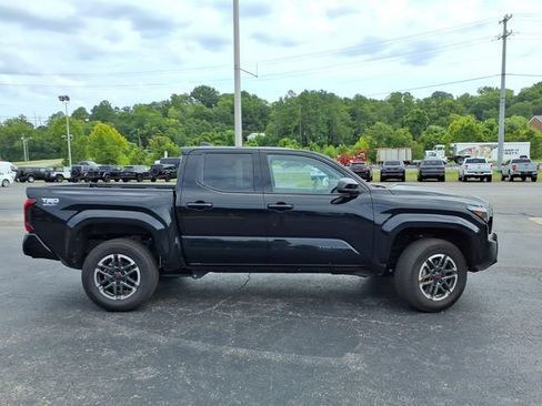 Used 2026 Toyota Tacoma TRD Sport AWD/4WD image 11