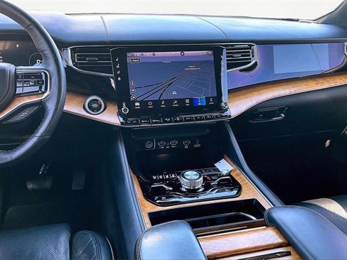 Used 2022 Jeep Grand Wagoneer Series III w/ Rear Seat Video Group 1 image 6