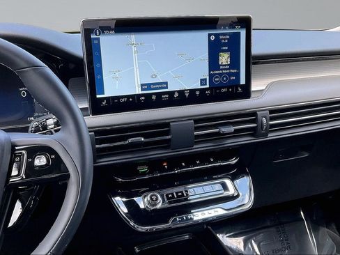 Used 2025 Lincoln Corsair FWD image 6