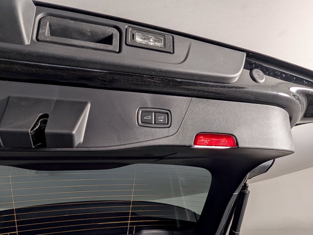 New 2026 Porsche Cayenne Turbo AWD/4WD image 18
