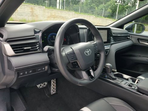 Certified 2025 Toyota Camry SE w/ Convenience Package FWD image 13