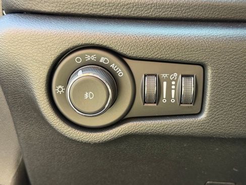 New 2026 Chrysler Pacifica Select image 26