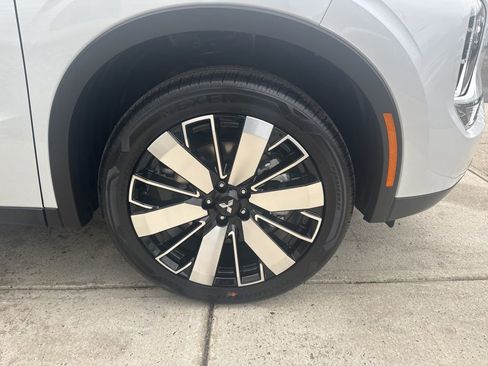 New 2026 Mitsubishi Outlander SE AWD/4WD image 7