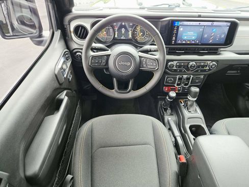 Used 2024 Jeep Gladiator Sport AWD/4WD image 11