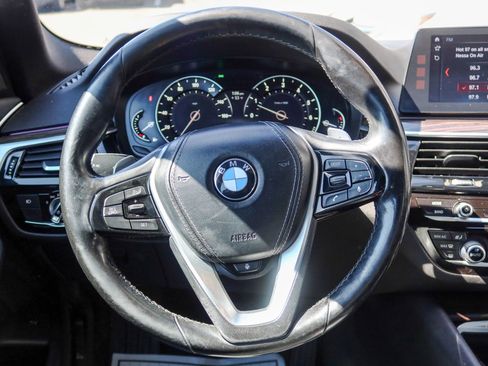 Used 2018 BMW 530i xDrive AWD/4WD image 14