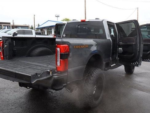 Used 2024 Ford F350 Platinum w/ Tremor Off-Road Package AWD/4WD image 27