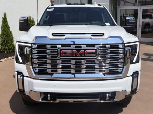 New 2026 GMC Sierra 3500 Denali w/ Denali Reserve Package AWD/4WD image 2