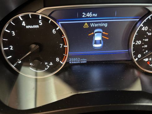 Used 2025 Nissan Altima 2.5 SR FWD image 39