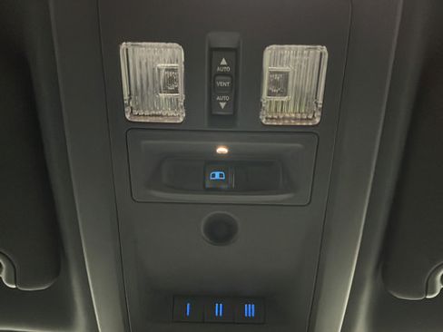 Used 2015 RAM 1500 Limited AWD/4WD image 33